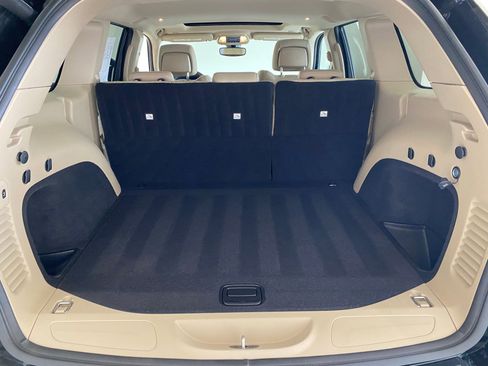 Used 2021 Jeep Grand Cherokee Limited w/ Premium Lighting Group image 32