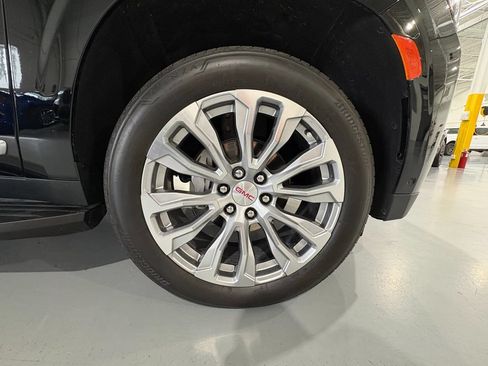 Used 2024 GMC Yukon Denali w/ Advanced Technology Package AWD/4WD image 70