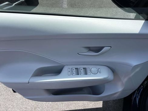Certified 2024 Hyundai Kona SEL AWD/4WD image 16
