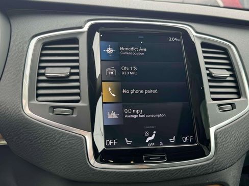 Used 2022 Volvo XC90 T6 Momentum w/ Climate Package image 24