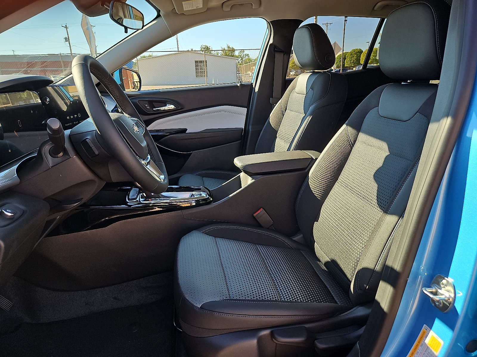 New 2026 Chevrolet Trax LT w/ LT Convenience Package FWD image 13