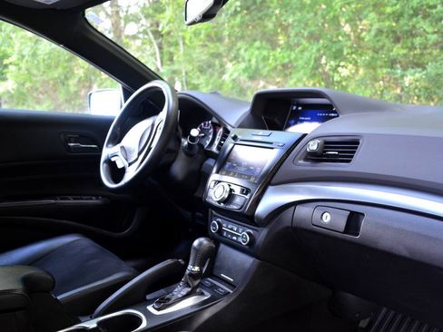 Used 2016 Acura ILX FWD image 10