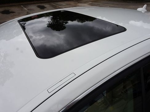 Used 2015 Mercedes-Benz E 350 Sedan image 11