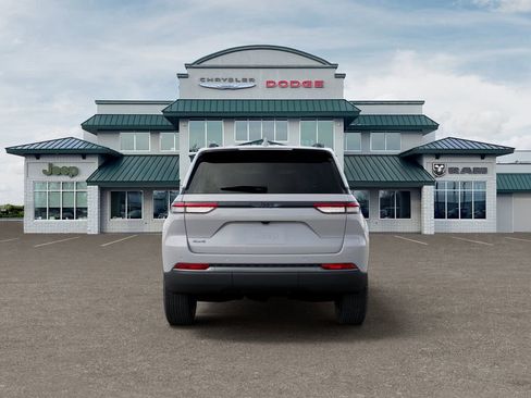 New 2026 Jeep Grand Cherokee Altitude AWD/4WD image 9