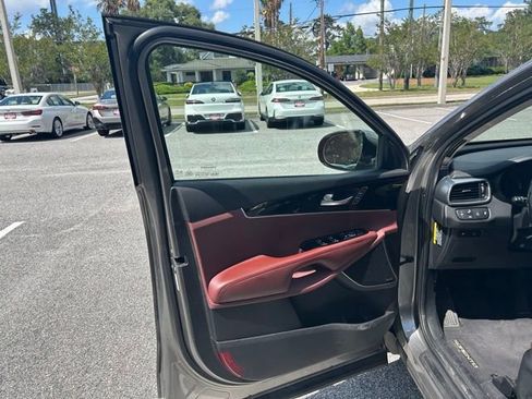 Used 2017 Kia Sorento SX AWD/4WD image 4