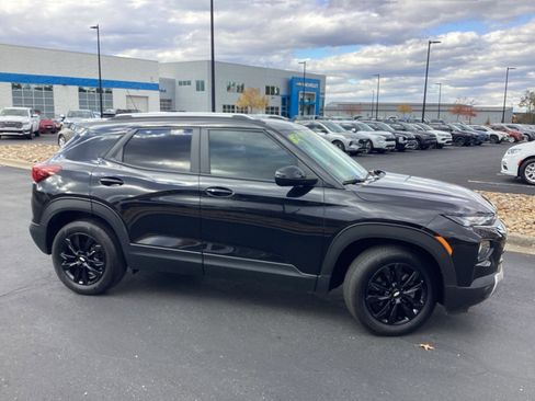 Used 2023 Chevrolet TrailBlazer LT w/ Convenience Package image 5