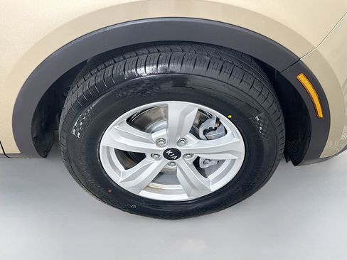 Used 2021 Kia Sorento LX image 31