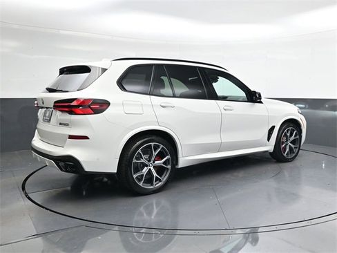 New 2026 BMW X5 M60i w/ Climate Comfort Package image 4