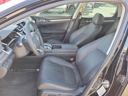 Used 2017 Honda Civic Touring image 8