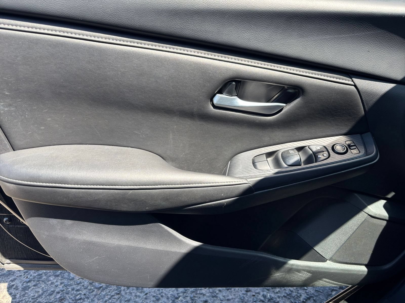 Used 2025 Nissan Sentra SV FWD image 18