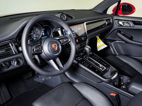 New 2026 Porsche Macan image 4