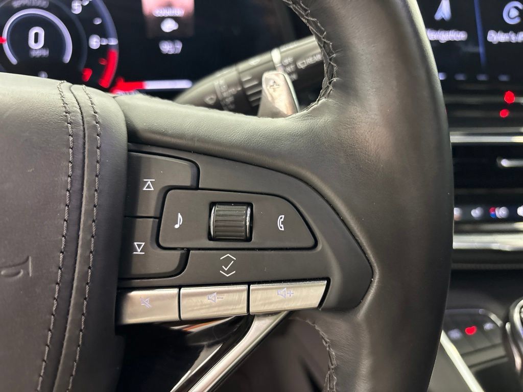 Used 2024 Cadillac Escalade ESV V AWD/4WD image 25