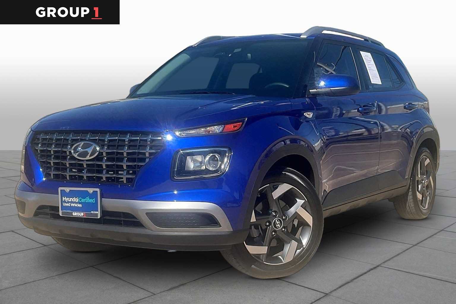 Certified 2025 Hyundai Venue SEL FWD image 1
