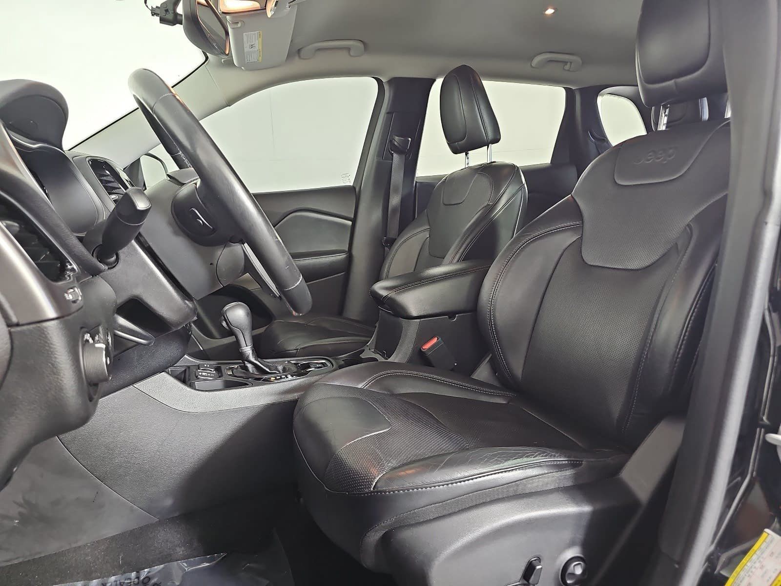 Used 2020 Jeep Cherokee Limited FWD image 14