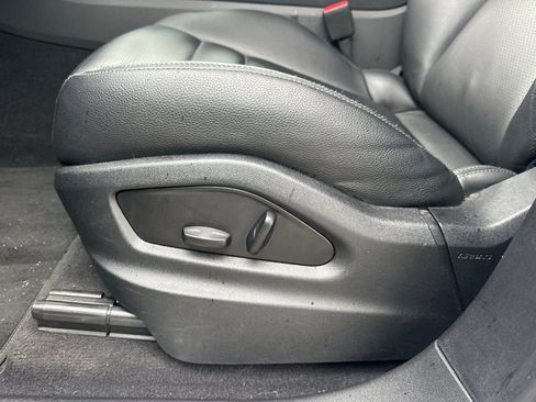 Used 2024 Porsche Cayenne image 13