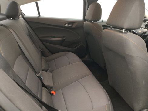 Used 2018 Chevrolet Cruze LS image 19