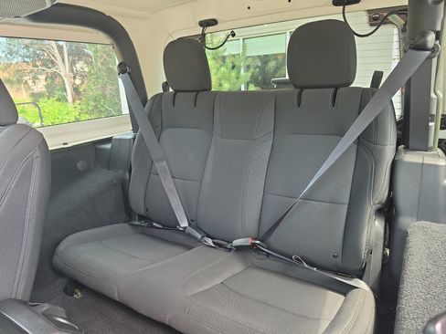 Used 2022 Jeep Wrangler Sport AWD/4WD image 13