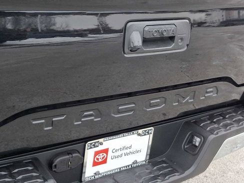 Certified 2020 Toyota Tacoma SR5 image 31