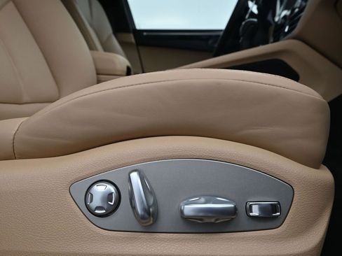 Certified 2026 Porsche Macan AWD/4WD image 15