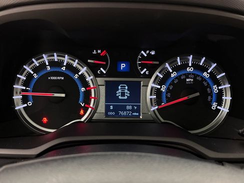 Used 2018 Toyota 4Runner SR5 Premium AWD/4WD image 18