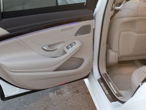 Used 2019 Mercedes-Benz S 560 4MATIC Sedan image 35