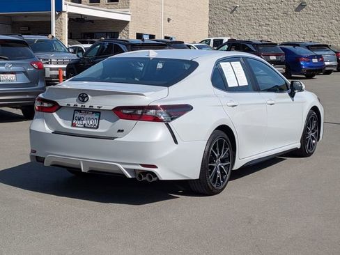 Used 2024 Toyota Camry SE w/ Convenience Package FWD image 4