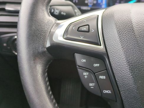 Used 2018 Ford Fusion Titanium image 25