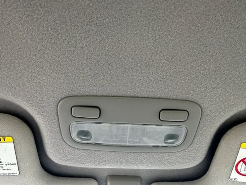 Used 2003 Toyota Prius FWD image 24