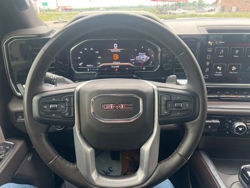 Used 2024 GMC Sierra 1500 SLT AWD/4WD image 19