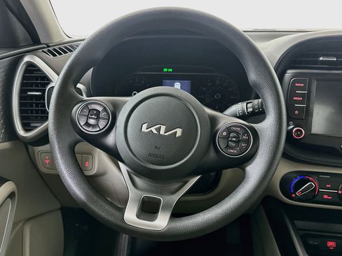 Used 2022 Kia Soul LX FWD image 17