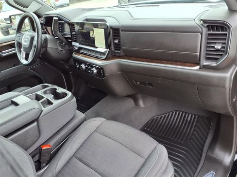 Used 2023 GMC Sierra 1500 SLE image 12