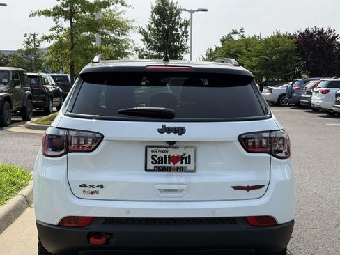 New 2026 Jeep Compass Trailhawk w/ Sun, Sound & Navigation Group AWD/4WD image 11
