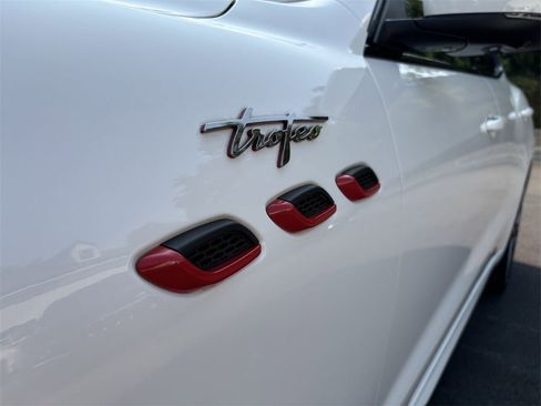 Used 2023 Maserati Levante Trofeo image 48