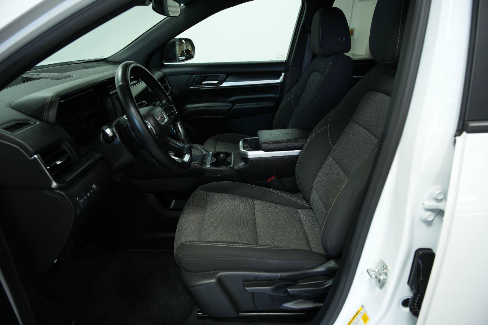 Certified 2026 GMC Terrain Elevation FWD image 33