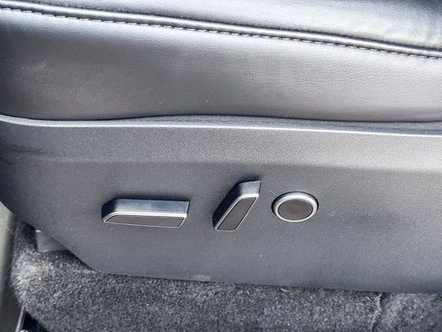 Used 2023 Tesla Model Y Performance image 22