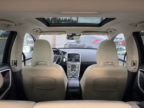 Used 2016 Volvo XC60 T5 Premier image 9