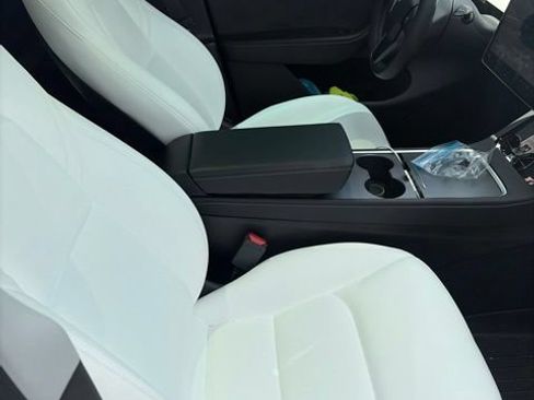Used 2024 Tesla Model Y Performance AWD/4WD image 19
