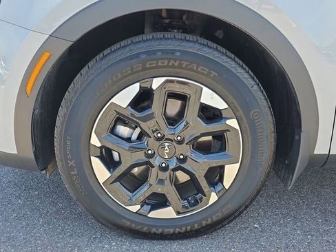 Used 2025 Kia Sorento S w/ Panoramic Sunroof Package FWD image 9