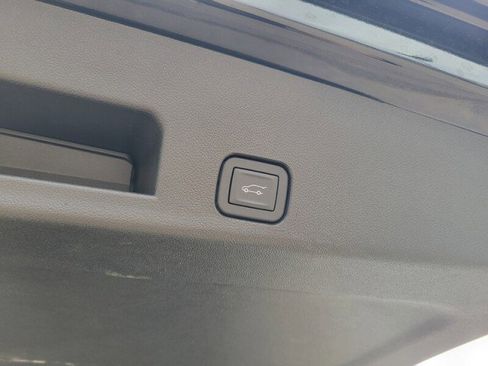 Used 2025 Chevrolet Traverse High Country w/ LPO, Floor Liner Package image 9