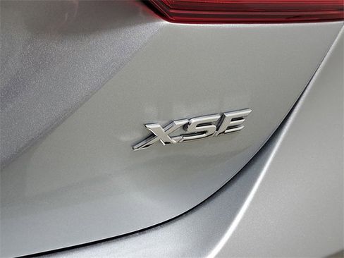 Used 2023 Toyota Camry XSE image 8