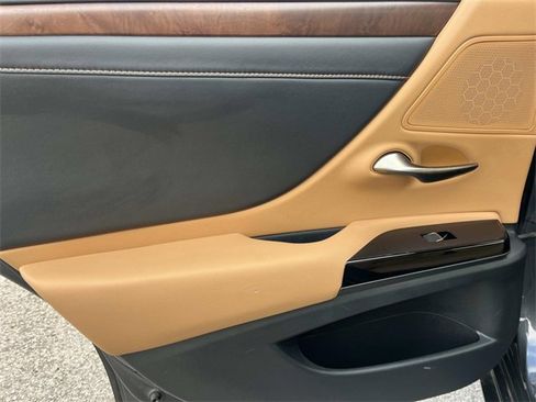 Used 2022 Lexus ES 350 w/ Premium Package image 19
