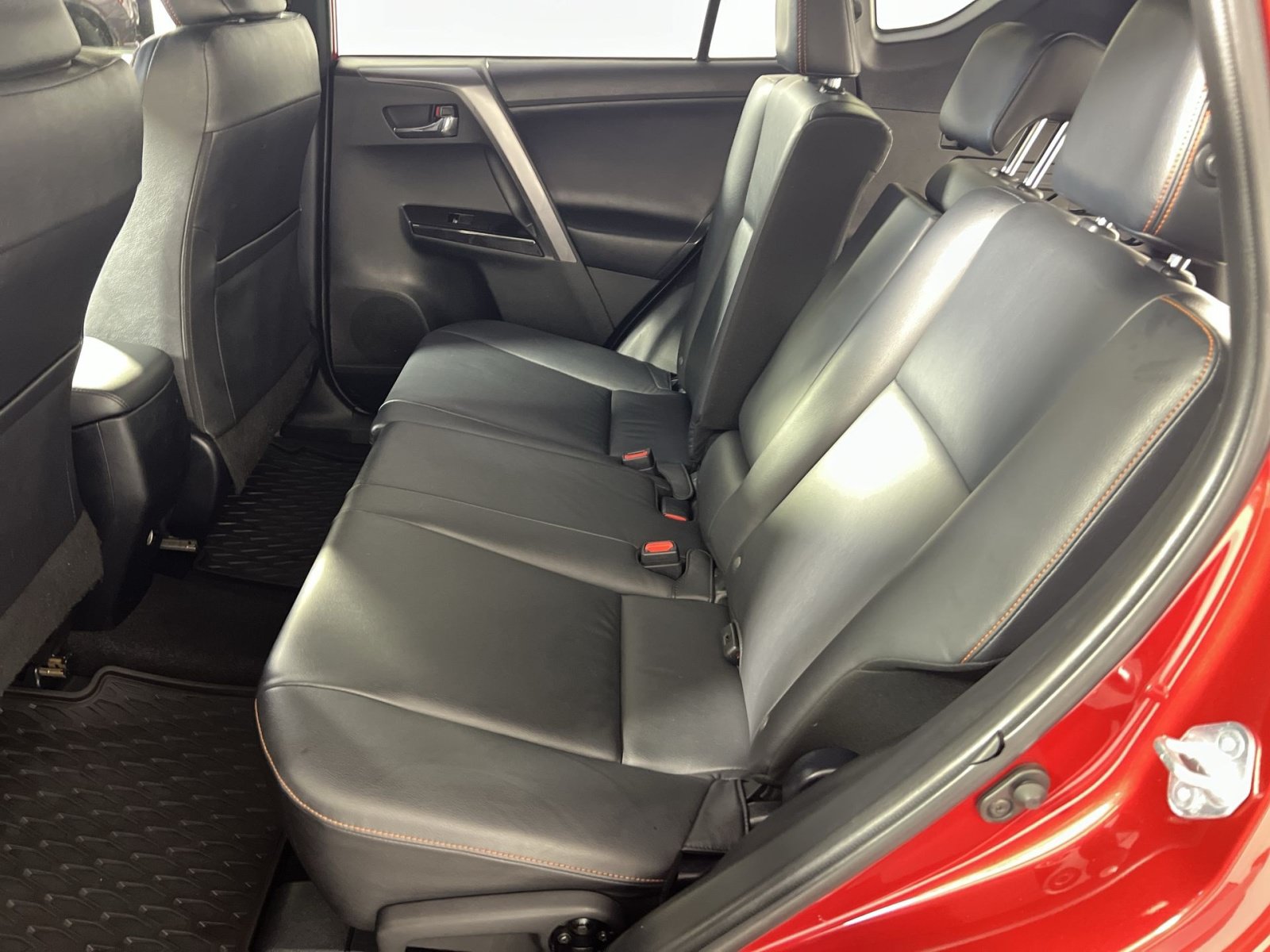 Used 2016 Toyota RAV4 SE w/ Advanced Technology Package AWD/4WD image 25