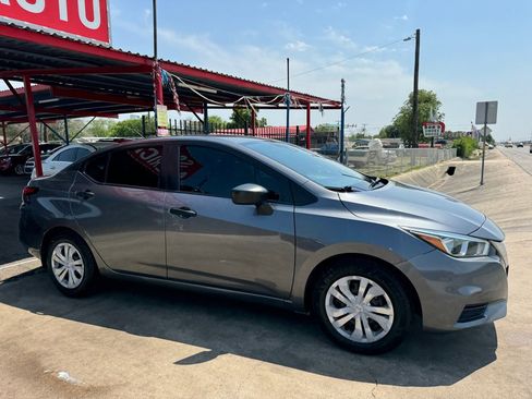 Used 2020 Nissan Versa S image 12