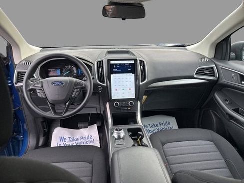 Used 2024 Ford Edge SE image 2