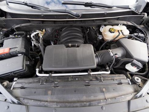 Used 2023 GMC Yukon AT4 w/ Technology Package image 9