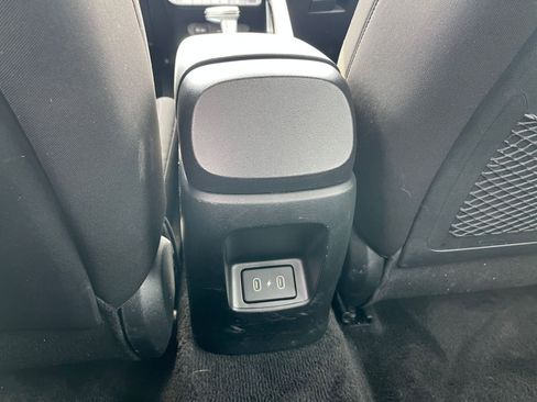 Used 2025 Hyundai Elantra SEL image 22