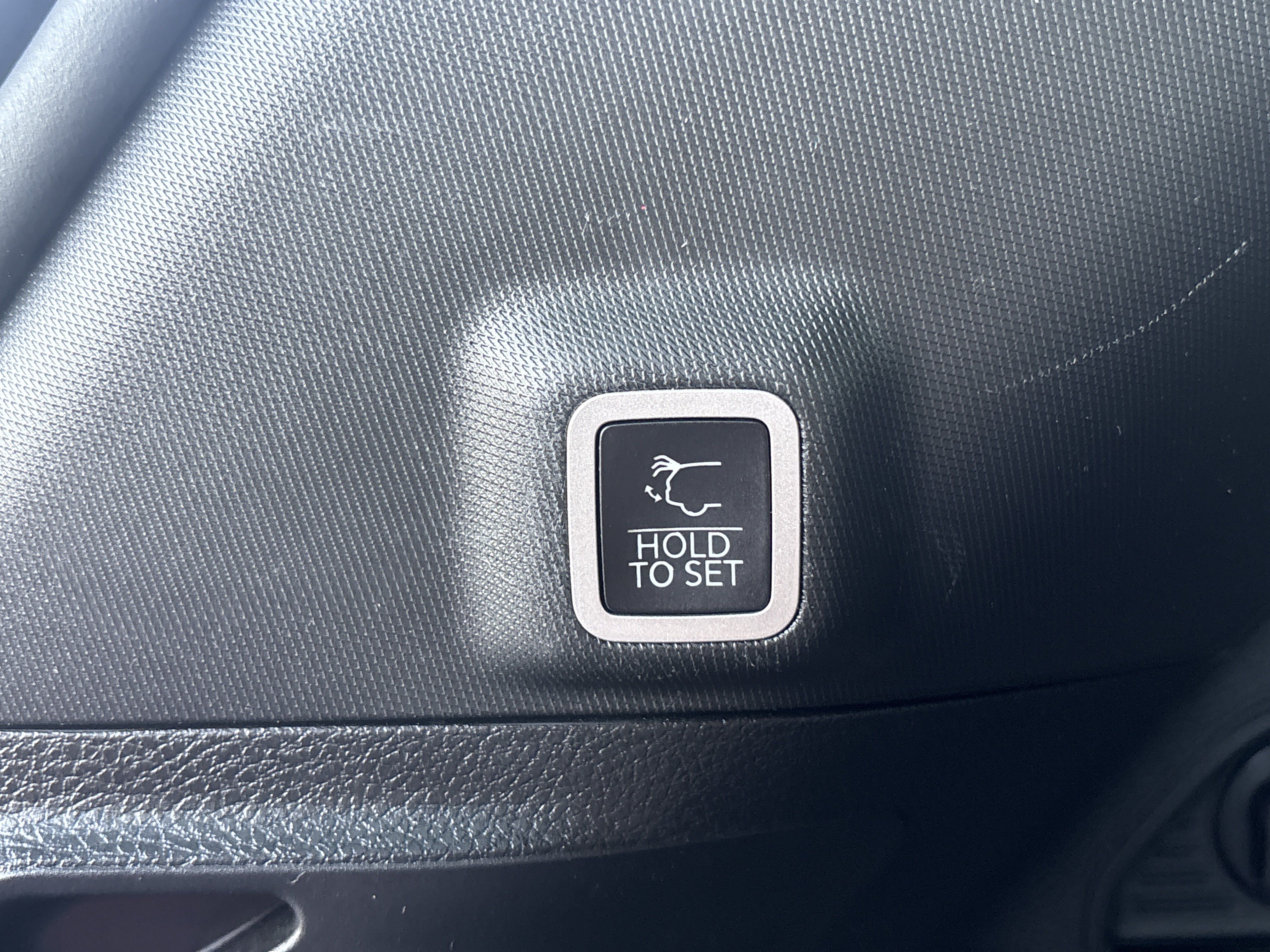 Used 2023 Jeep Grand Cherokee Altitude AWD/4WD image 23