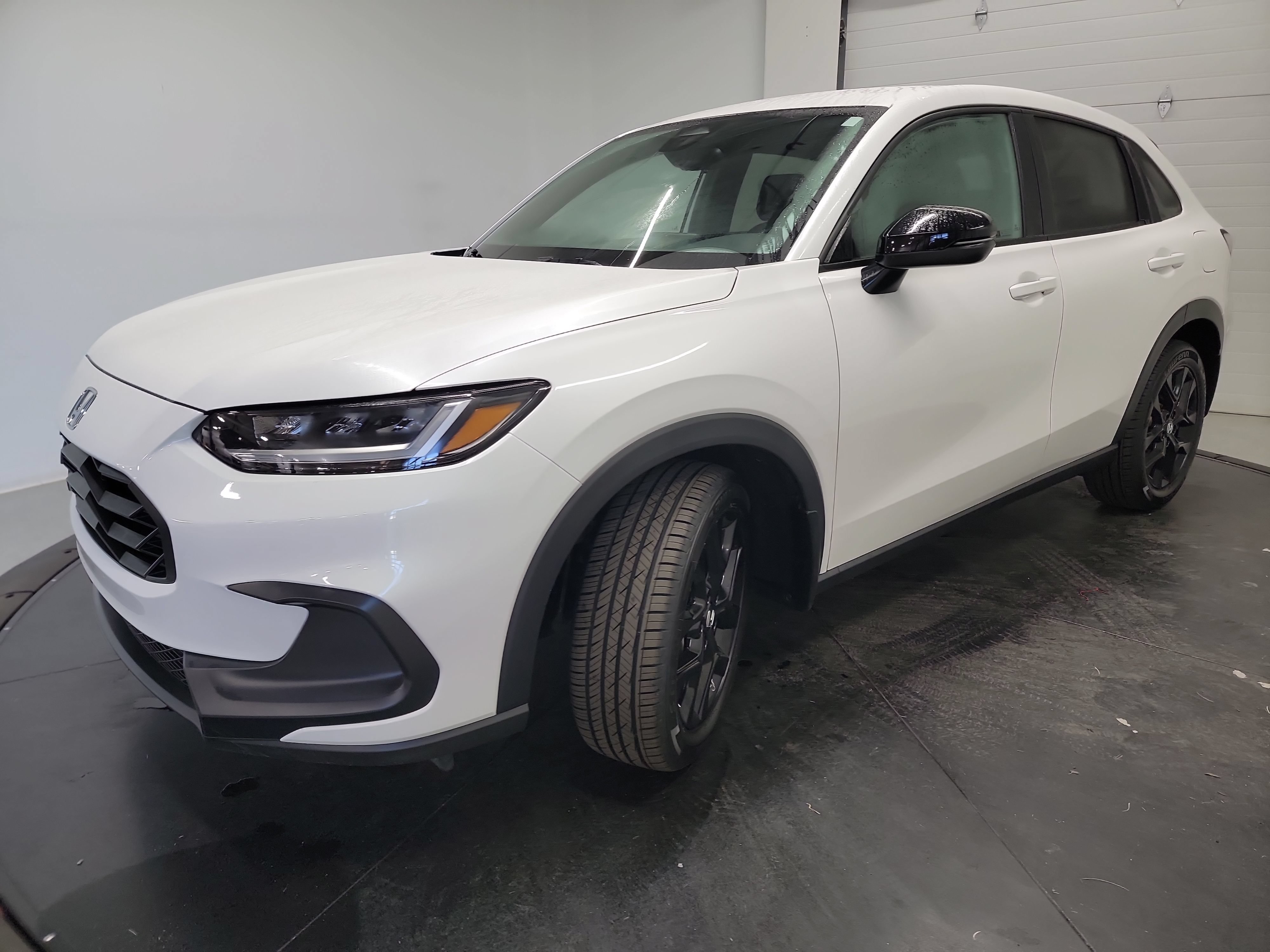 Used 2025 Honda HR-V Sport image 3