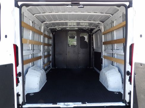 Used 2023 RAM ProMaster 2500 image 36