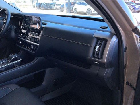 Used 2023 Nissan Pathfinder Platinum w/ Cargo Package image 17